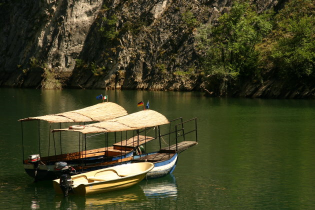 Dobberende bootjes, Lake Matka (nabij Skopje)