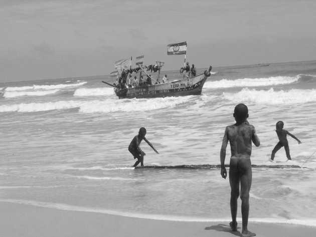 Spelen op het strand