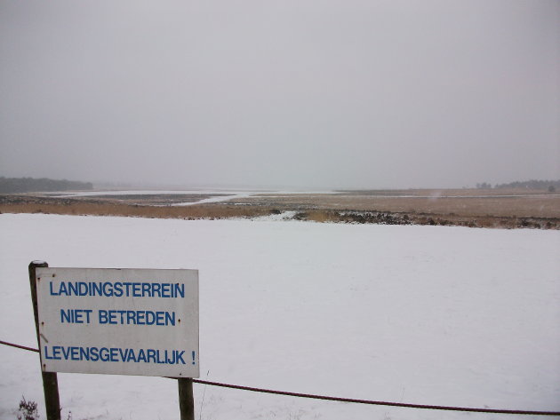 besneeuwd vliegveld