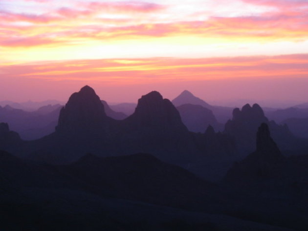 Zonsopgang in het Hoggargebergte