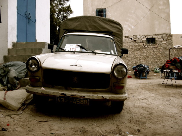 Peugeot 404 at Market