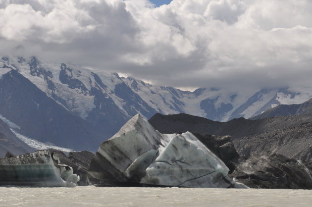 Tasman Glacier Lake