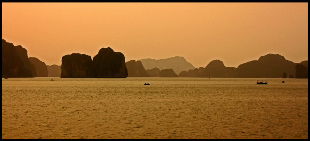 Sunrise Halong Bay