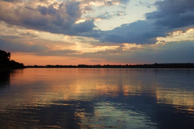 Zonsondergang boven de Zambezi