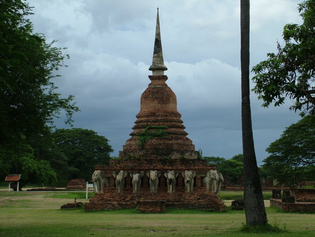 Tempel met olifanten