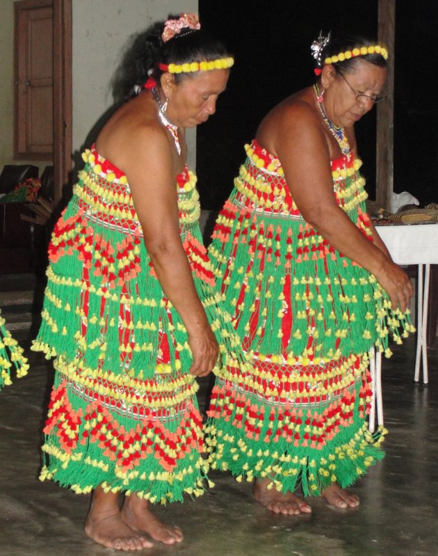 Dansende Inheemse dames