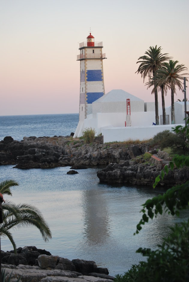 Vuurtoren bij haven van Cascais