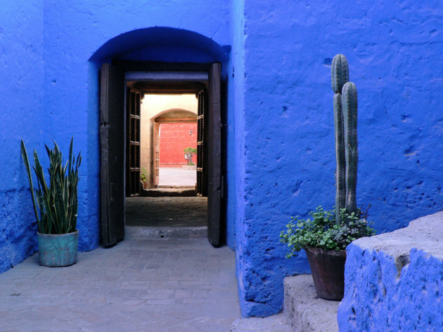 Who's afraid of red, yellow and blue... St. Catalina Klooster