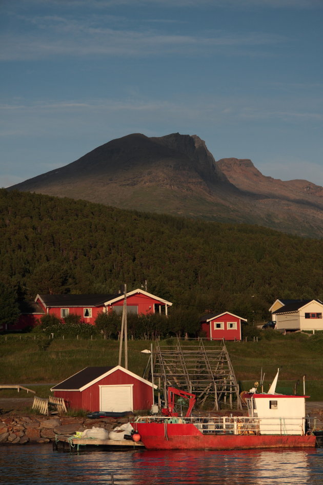 Kotter in haven van Skibotn