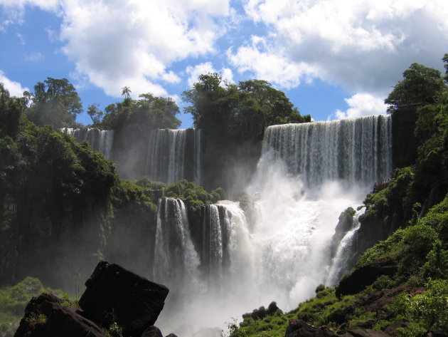 Uitzicht op watervallen Iguazu