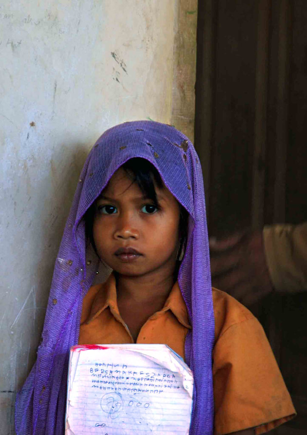 Een Indonesisch basisschoolmeisje