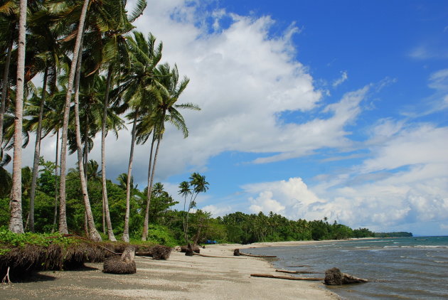 Pantai Hatusua