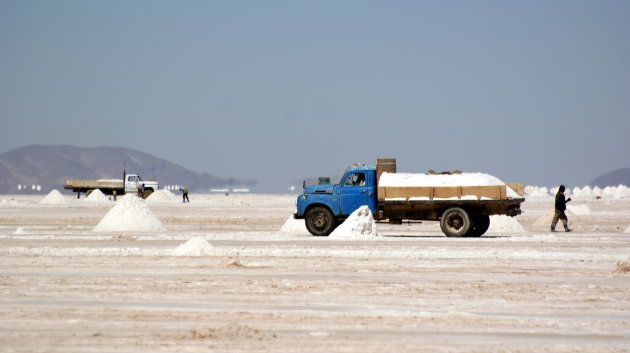 Zoutwinning op de salar de Uyuni