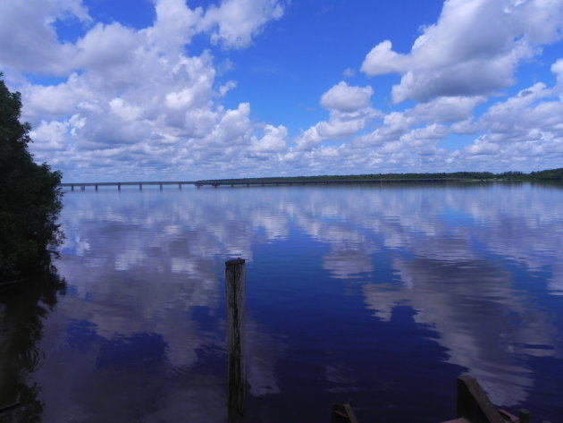 weerspiegeling in het water