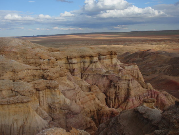 Een uitzicht vanaf de 'great white stupa' 