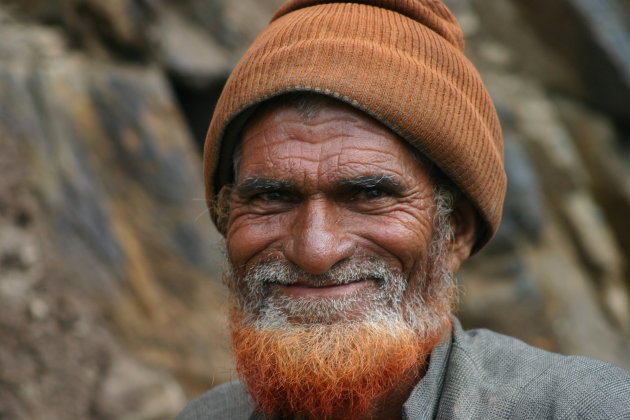 man aan de grens tussen Jammu en Kasjmir en Ladakh