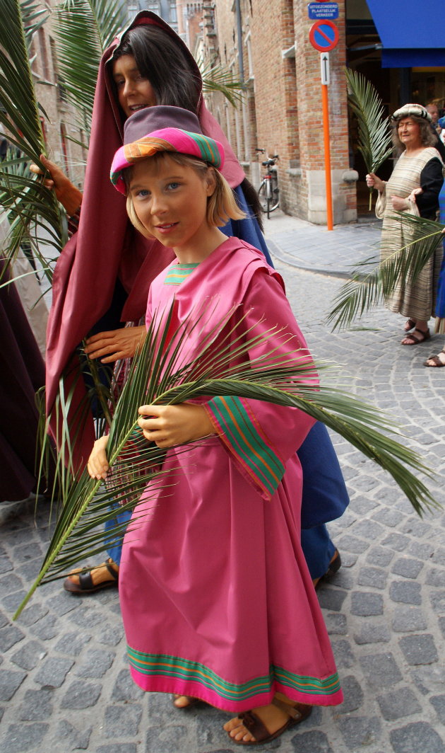 Meisje in het fuchsia