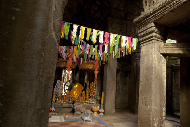 Boedhabeeld bij ruines Angkor What