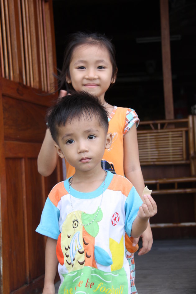 Broer en zus in Mekongdelta