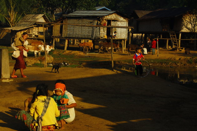 Het alledaagse leven in de bergen van Laos