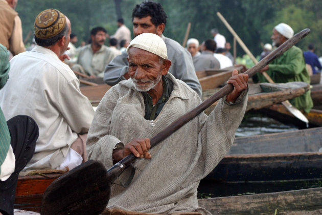 groentemarkt op het Dal Lake bij Srinagar