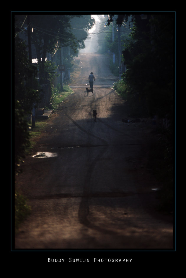 Late licht in een straat ergens in Yucatan