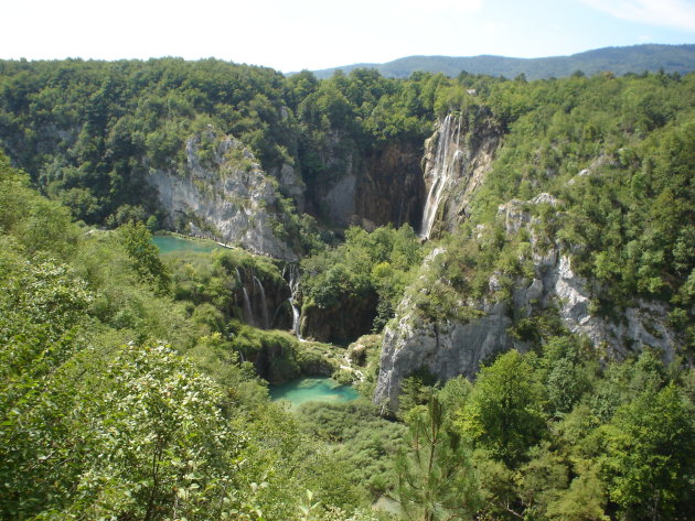 Boven en onder meren bij het Plitvice Nationaal Park