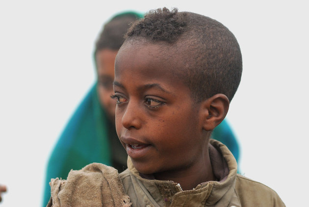 Album Kinderogen, Ethiopie. Jongen in ochtendmist