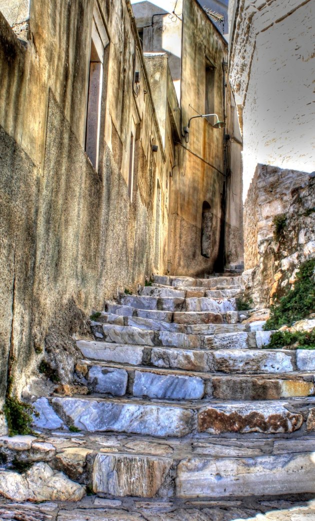 Apiranthos steps