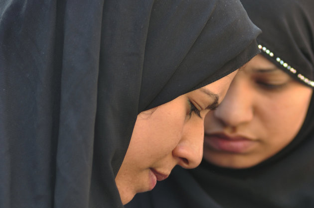 Egyptische ogen, Cairo, jonge vrouwen op de markt.