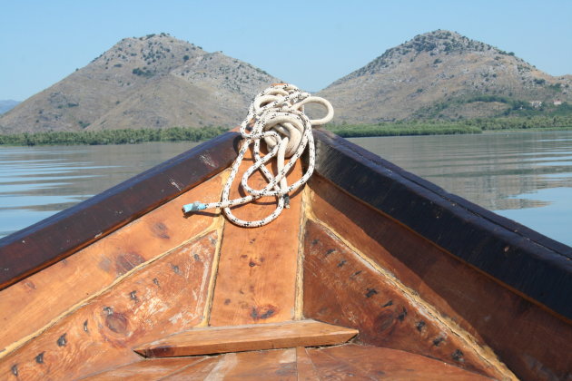 boottocht met de Golden Frog op meer van Skadar