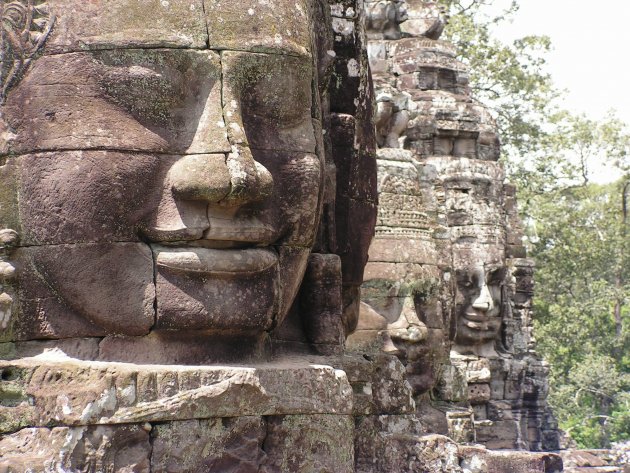 De beroemste gezichten van Cambodja bij Angkor Thom