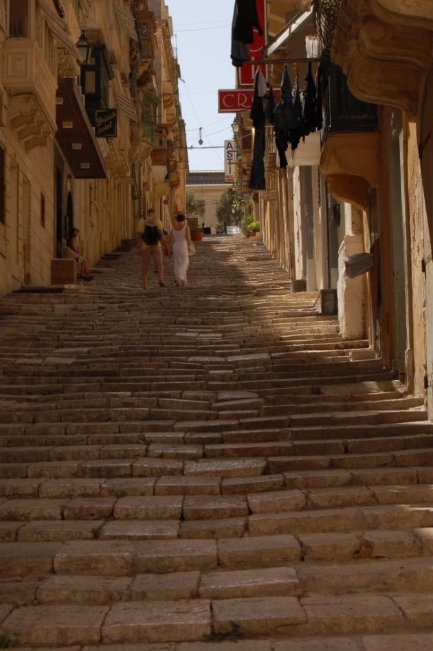 steile trappen in Valetta