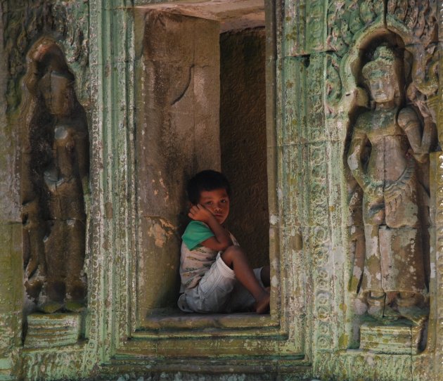 Angkor tempel met kind