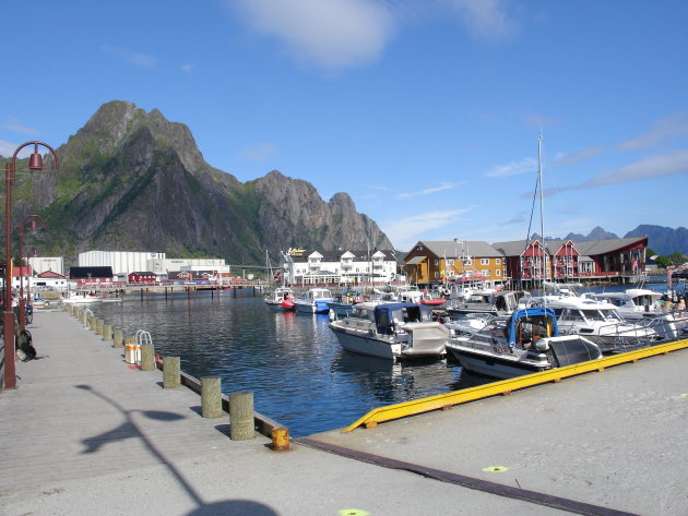 Uitzicht op haven van Svolvær (Lofoten Noorwegen)