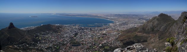 Panorama van het uitzicht op Kaapstad vanaf de Tafelberg