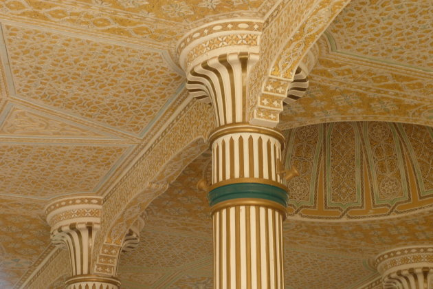 Detail van moskee in Touba