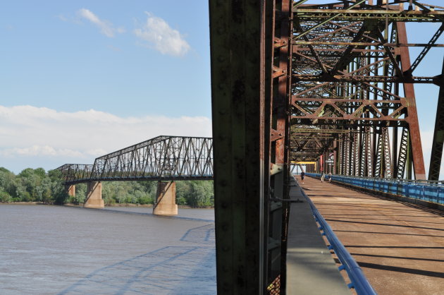 Chain of Rocks Bridge