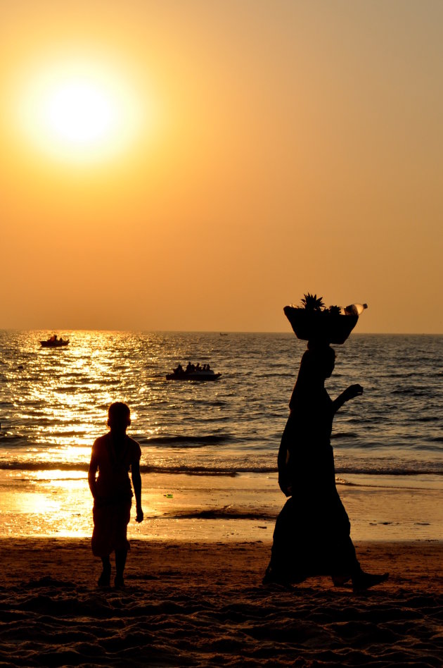 Bedrijvigheid op het strand van GOA