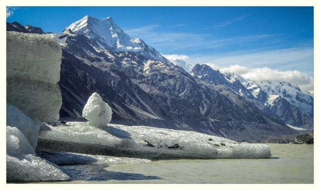 Tasman Glacier Lake