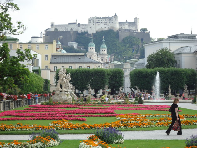 Uitzicht vanaf Mirabell Garden over Salzburg Dom & Hohensalzburg