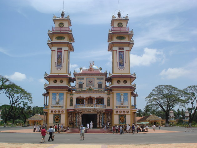 Cao Dai temple