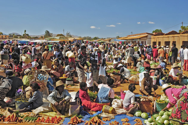 drukte op de markt in Ambalavao