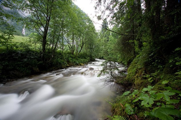 Rivier nabij Bad Gastein Oostenrijk