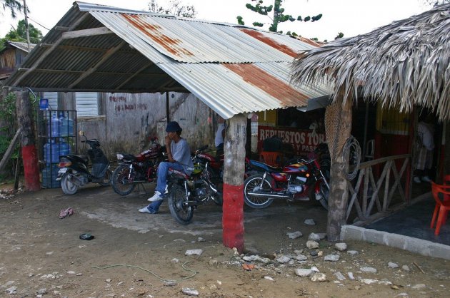 Bromfiets reparatie in Cabarete