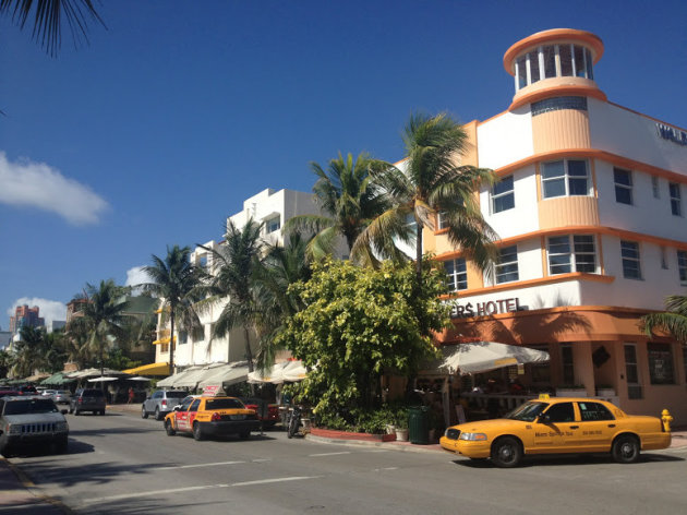 Ocean Drive met typische art deco gebouwen