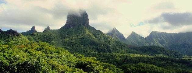 Bergachtig en groen Moorea