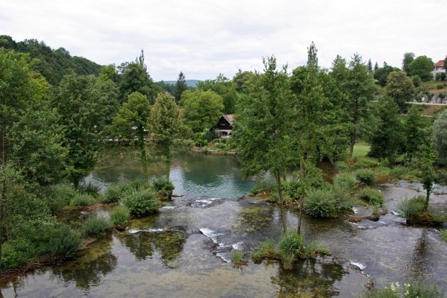 Watermolen stadje Rastoke