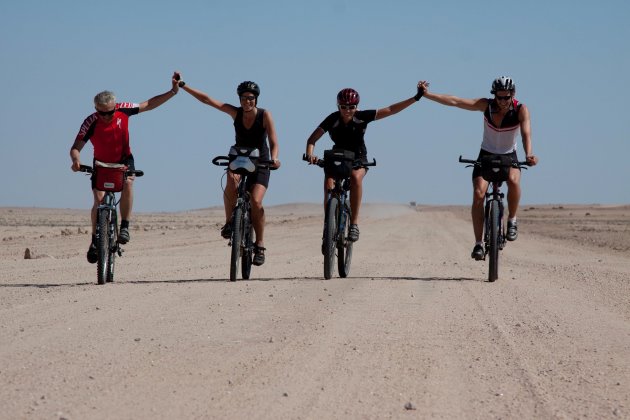 Fietsreis met tropical cyclists