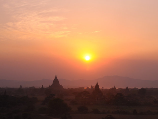 Bagan by night